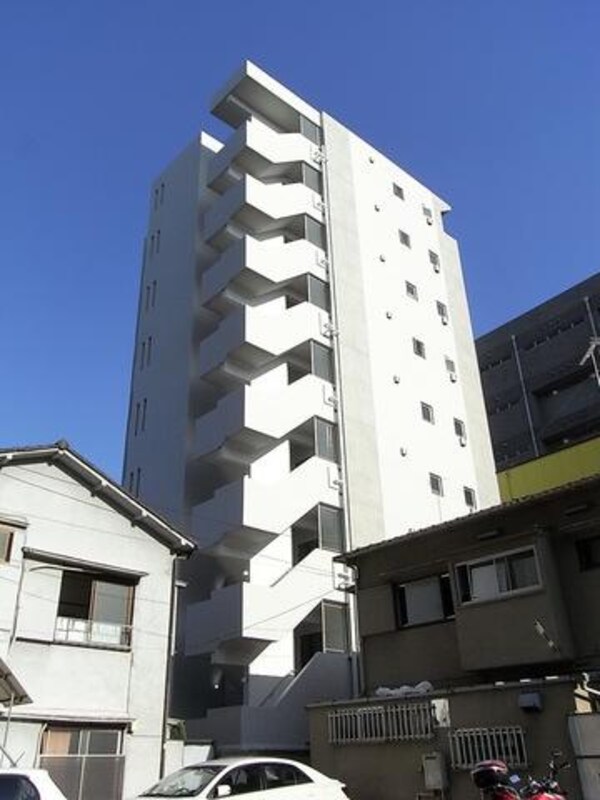 外観(総タイル貼りの重厚感あふれる外観)