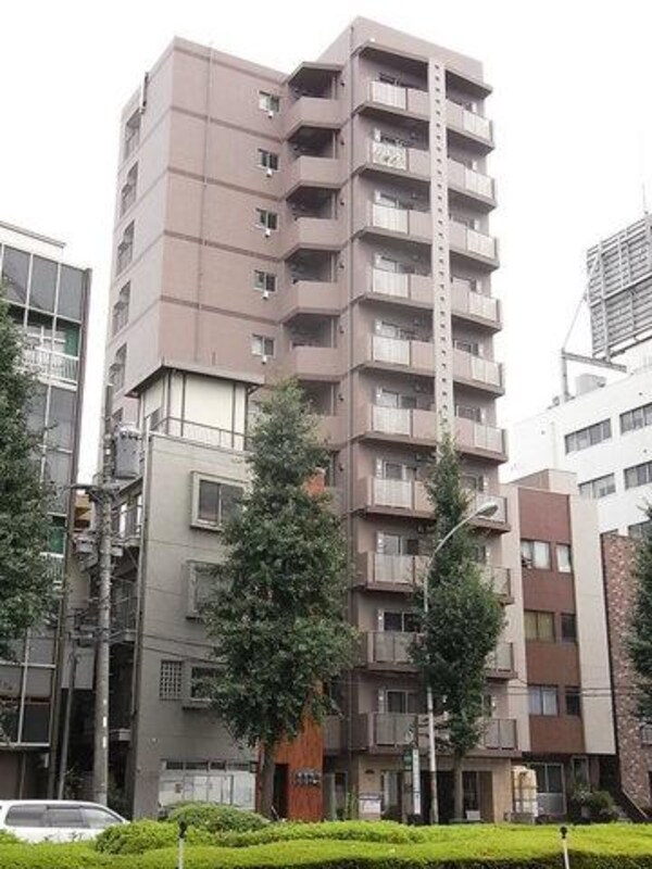 外観(最寄駅まで徒歩４分の駅前立地)