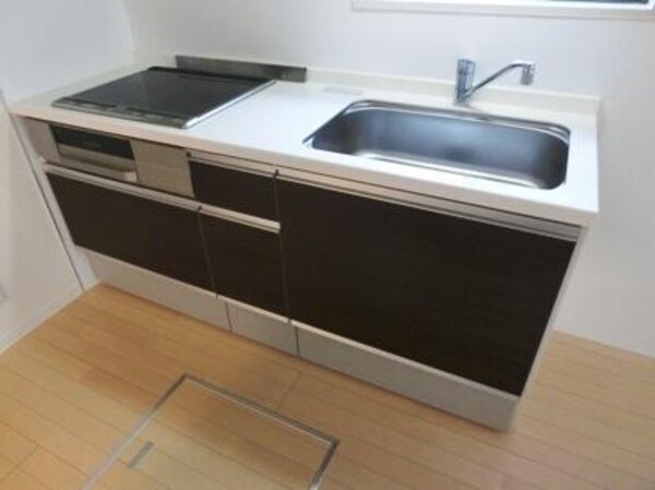 キッチン(ＩＨ３口システムキッチン)