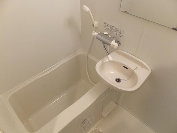 バス／シャワールーム等(浴室乾燥機能付バスルーム)