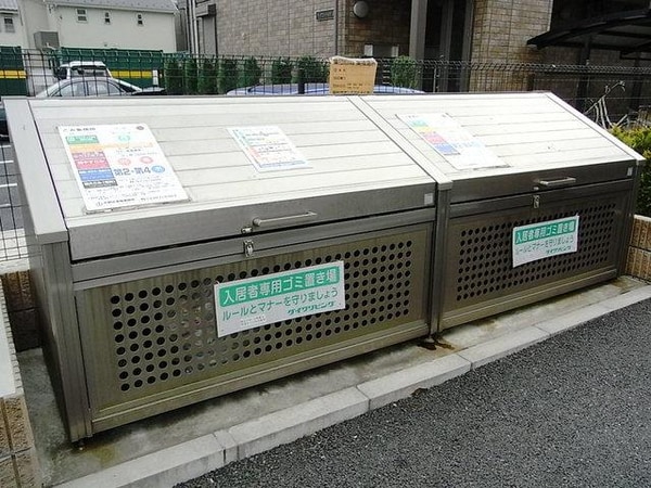 共有部分(敷地内にゴミ捨て場あり)