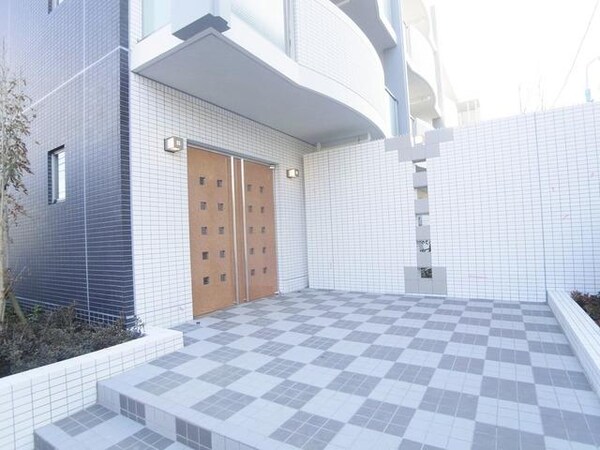 共有部分(エントランスオートロック完備)
