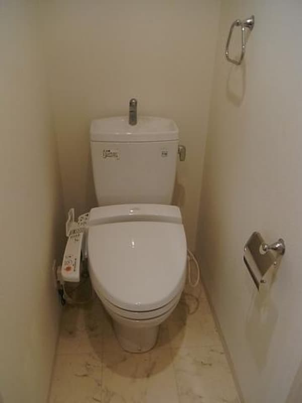 トイレ(ウォシュレット付きトイレ)