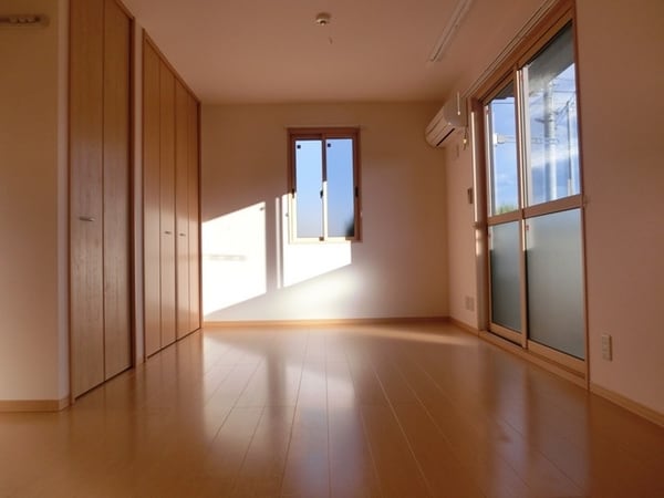 リビング・居室(２面採光の明るいお部屋)