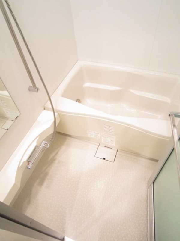 バス／シャワールーム等(追い焚き機能付き・清潔なバスルーム)