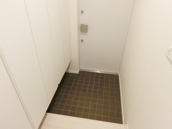 玄関(★別のお部屋のイメージ参考写真です★)
