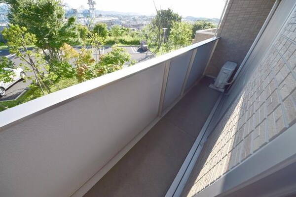 バルコニー(★目の前には建物がないので圧迫感がありません★)