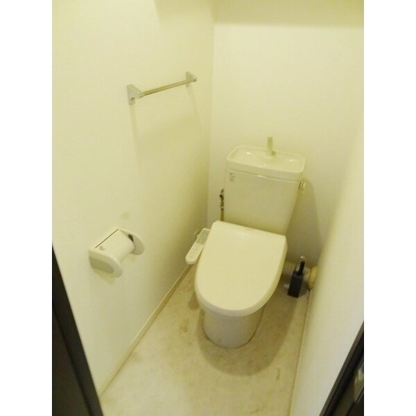 トイレ(お部屋探しは株式会社　タウンハウジング　までお気軽にお問合…)