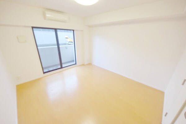 リビング・居室(★広々洋室7.8帖のお部屋です★)
