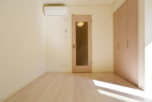 その他室内・内装(★きれいなフローリングの洋室です★)