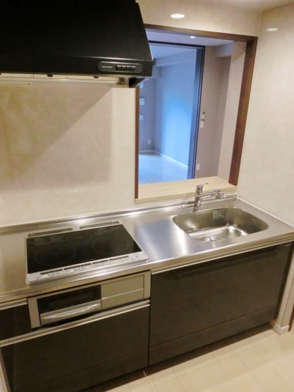 キッチン(★カウンター式の３口IHシステムキッチン★)