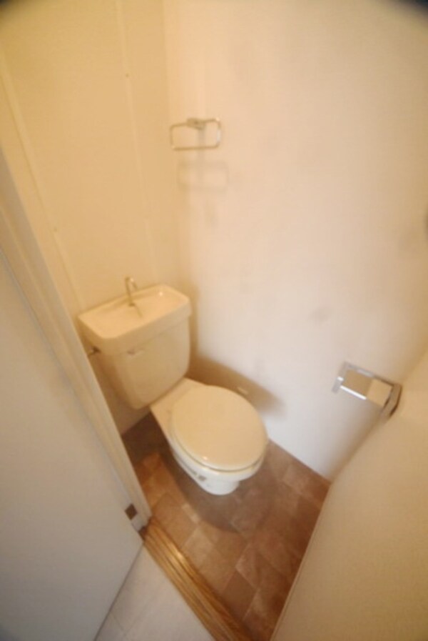 トイレ(★人気のバストイレ別のお部屋です★)