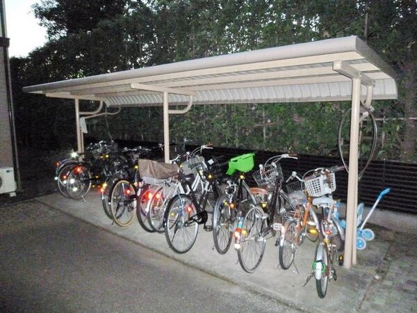 共有部分(★屋根付きの駐輪場スペースです★)
