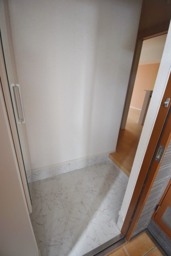 玄関(室内・室内設備)