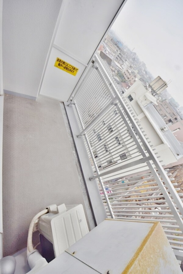 バルコニー(★洗濯物はこちらへ★)