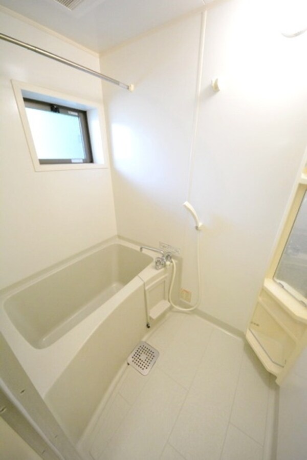 バス／シャワールーム等(★バスルームに窓★)