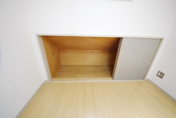 設備(★ロフトにある収納です。)