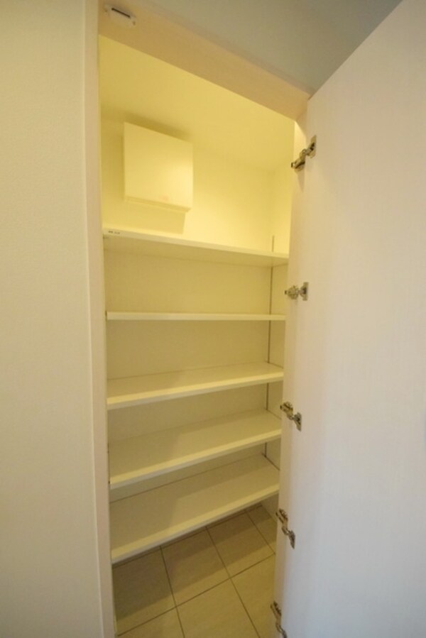 設備(シューズボックス)