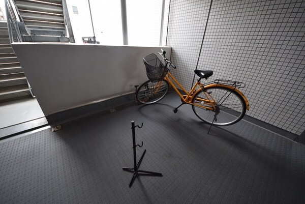 共有部分(★共用廊下に駐輪場ございます★)