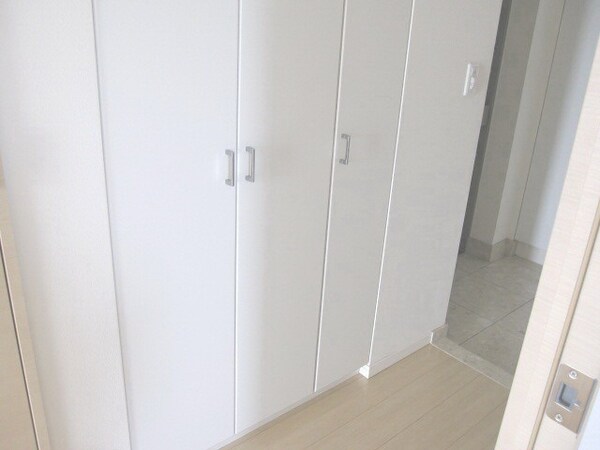 設備(★廊下の収納スペースです★)