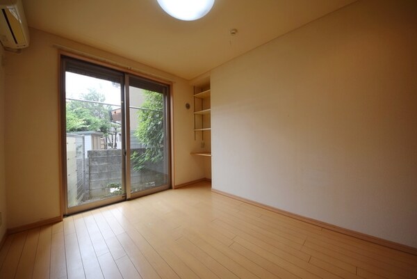 その他室内・内装(★窓のある寝室★)