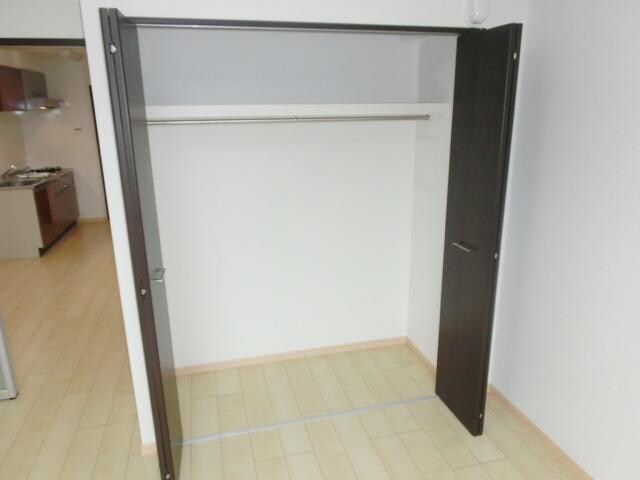 収納(★ゆったりした収納スペースで生活に便利です★)