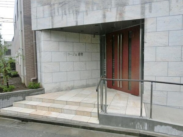 エントランス(★オシャレなエントランススペースです★)