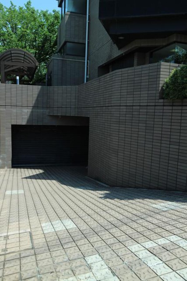 駐車場(部屋探しは株式会社　タウンハウジング　までお気軽にお問合せ…)