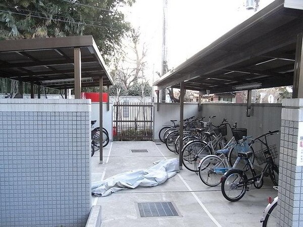 共有部分(敷地内の屋根付き駐輪場)