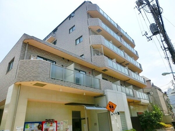 外観(閑静な住宅街にあります)