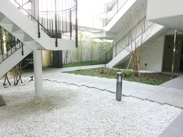 その他(★マンション中心部に庭があります★)