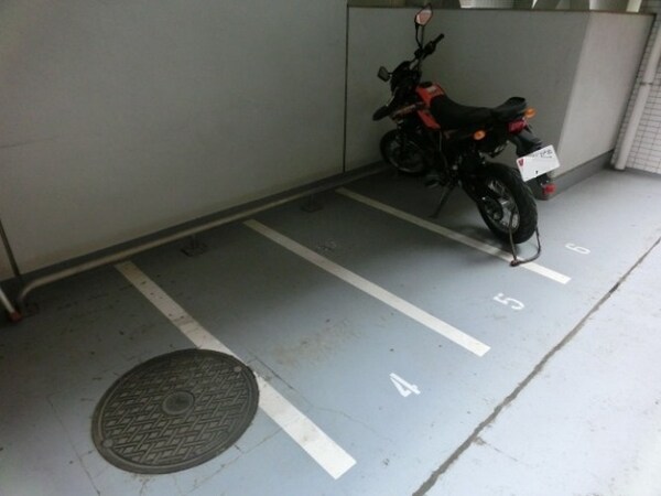共有部分(バイク置き場)