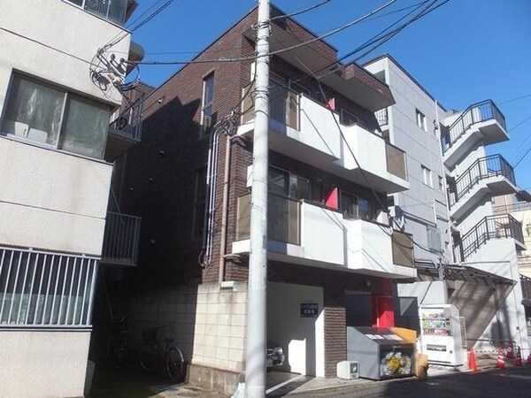 外観(閑静な住宅街にあります)