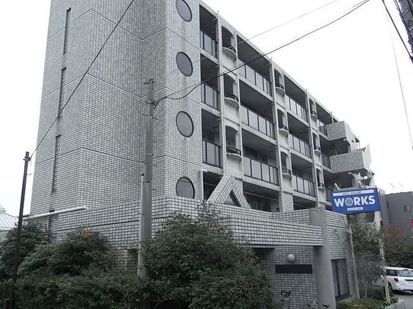外観(総タイル貼りの重厚感あふれる外観)