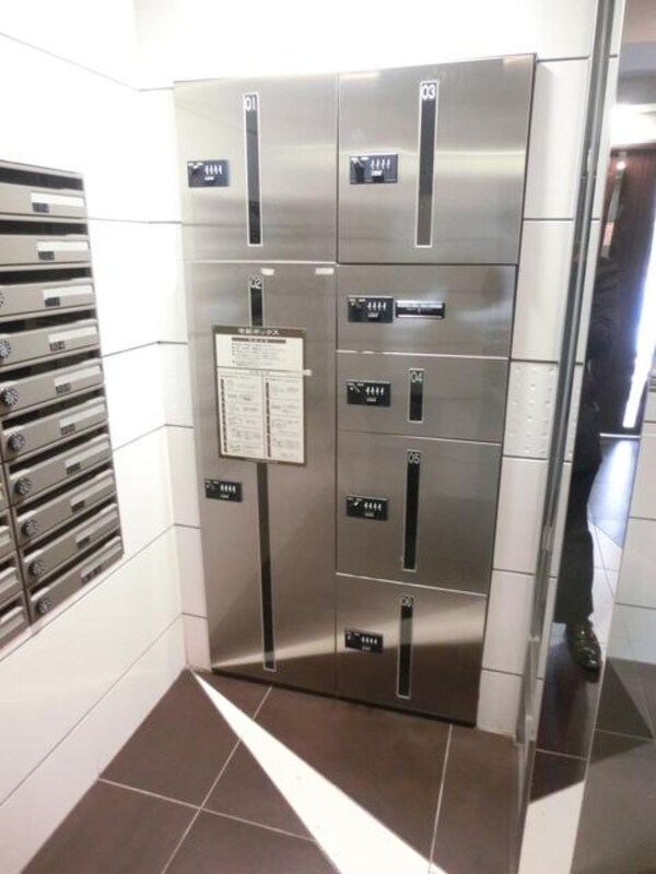 共有部分(不在時も安心の宅配ボックス付き)