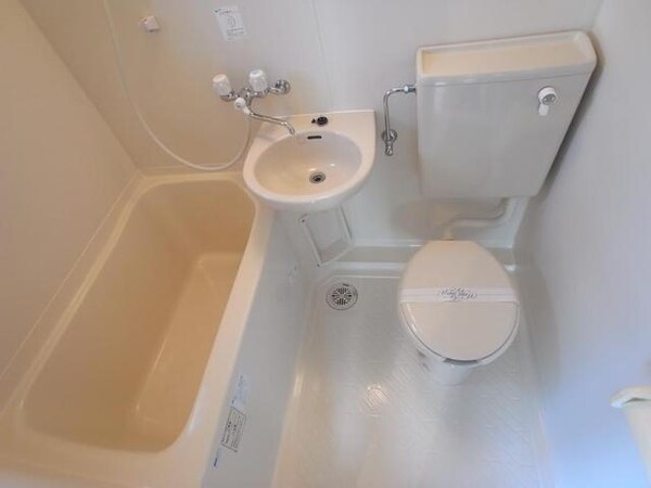 トイレ(３点式ユニットバス)