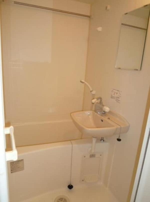 バス／シャワールーム等(別室参考写真)