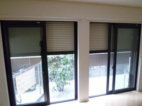 設備(防犯シャッター完備)