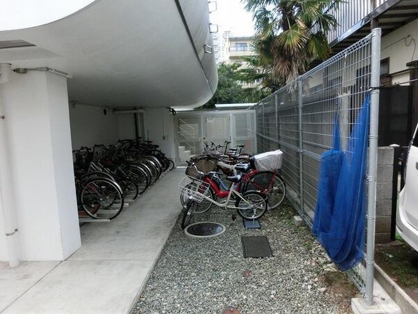 共有部分(★敷地内駐輪場置き場★駐車場★)