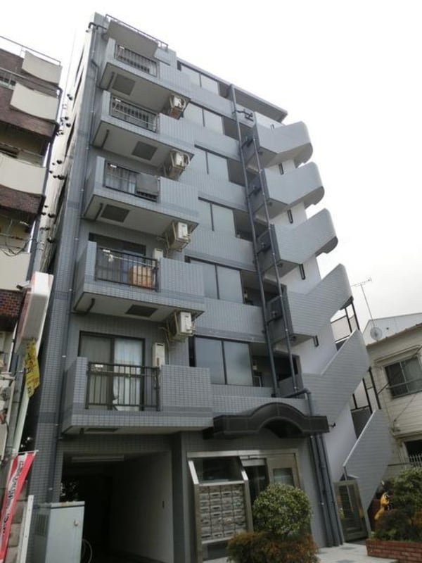 外観(閑静な住宅街にあり)