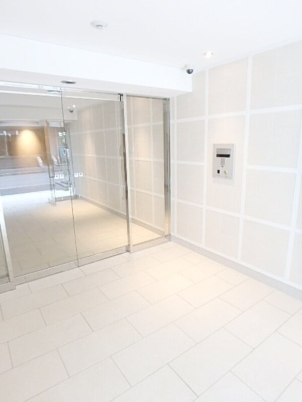 共有部分(オートロック完備)