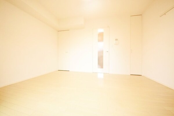 リビング・居室(バルコニー側から見たお部屋です)
