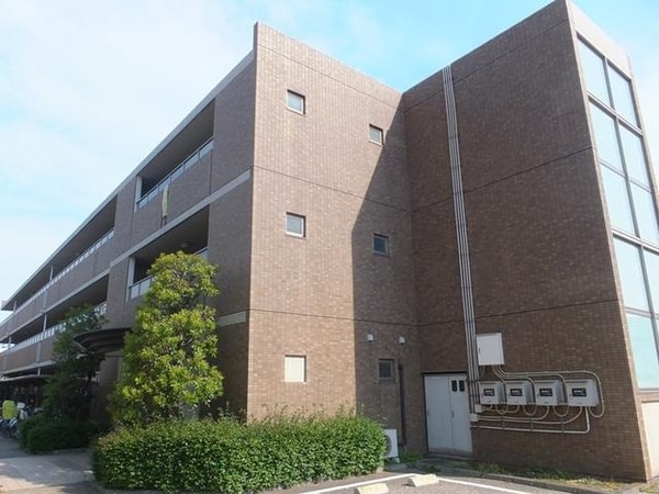 外観(野方駅まで5分の閑静な住宅街にあります)