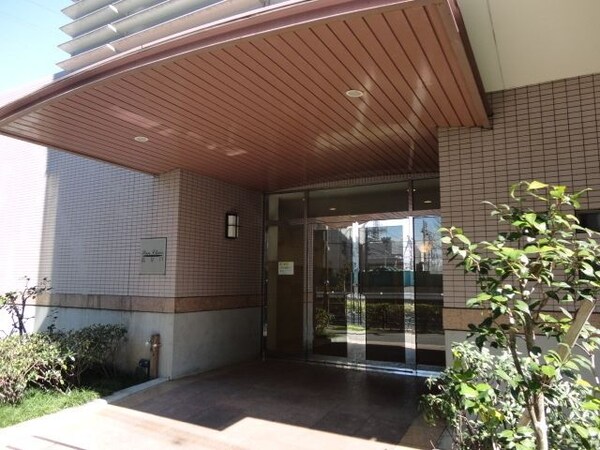 外観(雰囲気の良いエントランス)