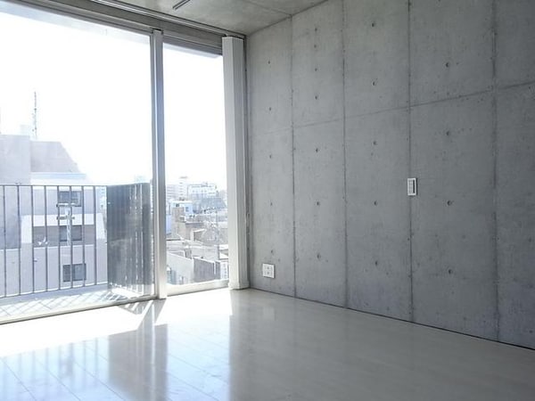 リビング・居室(2面採光の部屋なので、明るいです)
