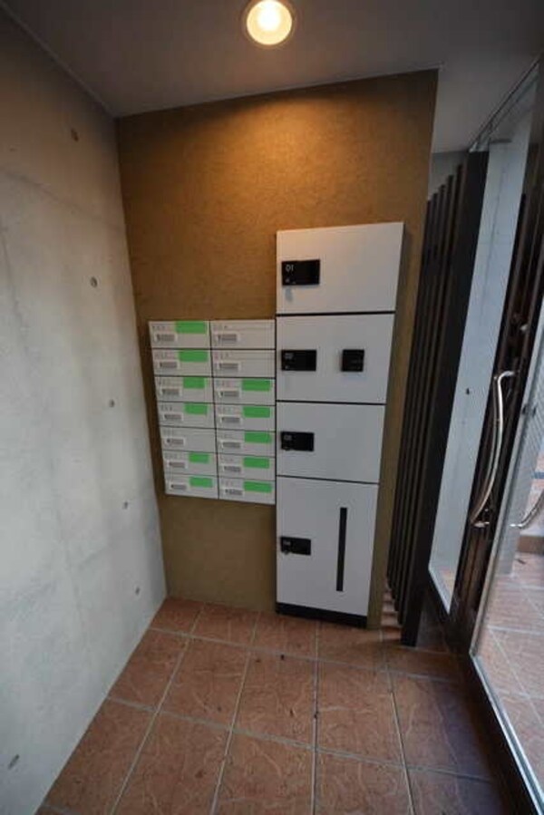 エントランス(★集合ポスト、宅配BOX★)