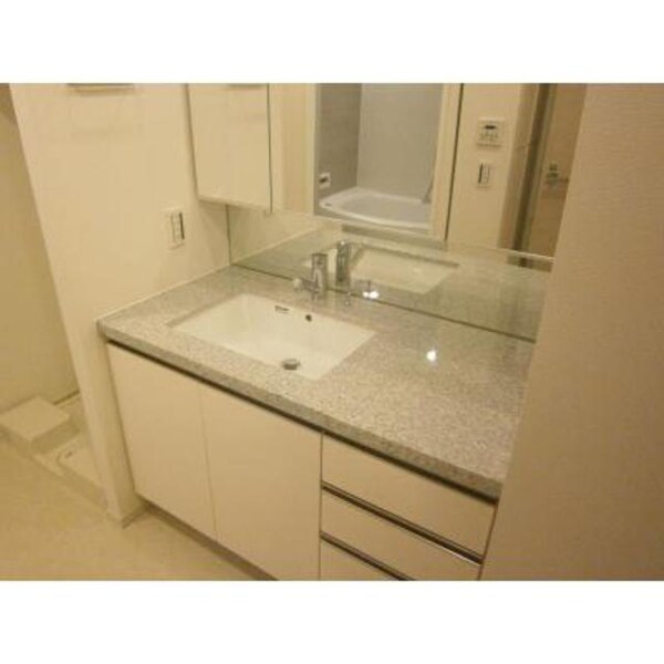 洗面(※写真は同タイプ住戸です。)