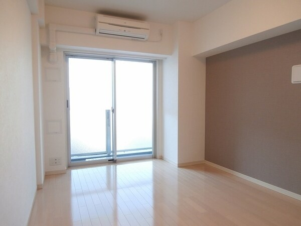 リビング・居室(★二面採光で明るい室内です★)