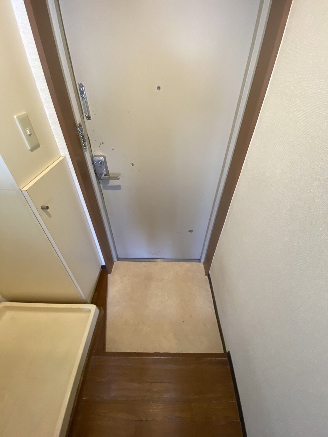 物件内観写真13　(玄関)