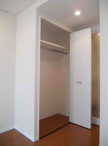 物件内観写真5　(★収納はクローゼットタイプ★)